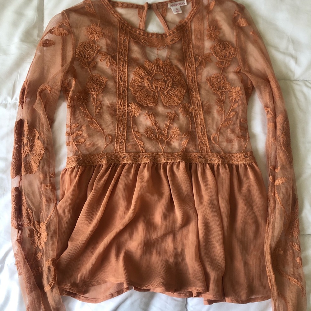 Lace detail peplum top